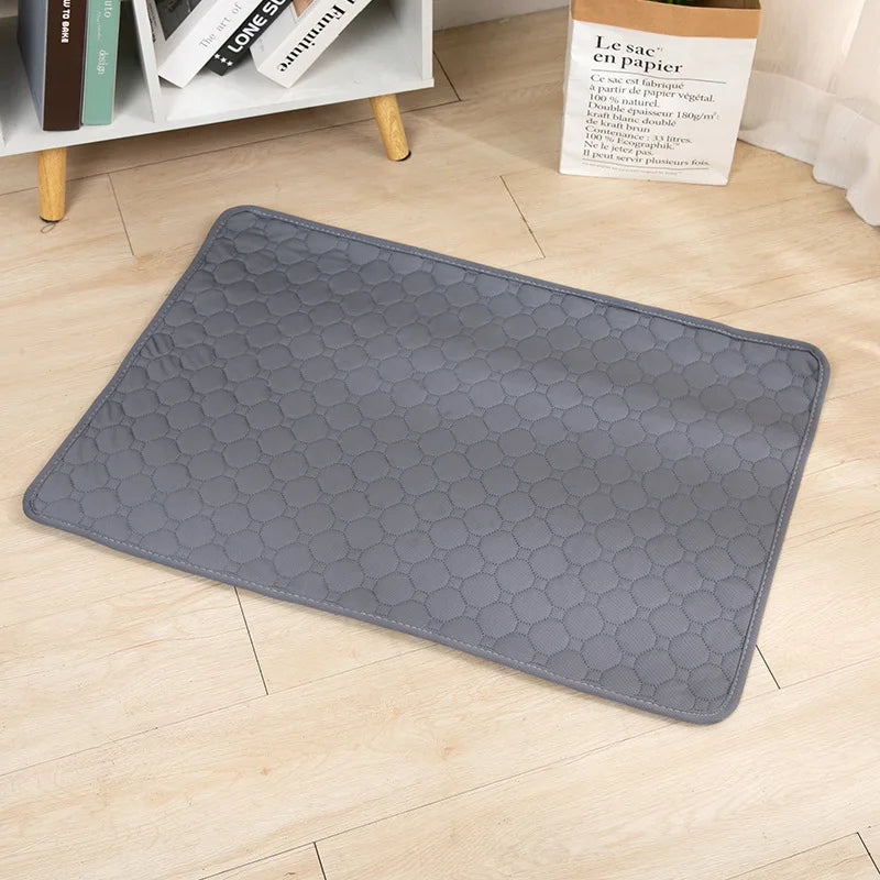 Reusable Absorbent Dog Pee Pad Blanket - Washable Puppy Training Pad and Pet Bed Urine Mat for Car Seat Protection and Pet Care Supplies